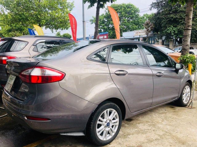 Cần bán Ford Fiesta sản xuất 2015, màu nâu, xe nhập, 345 triệu0