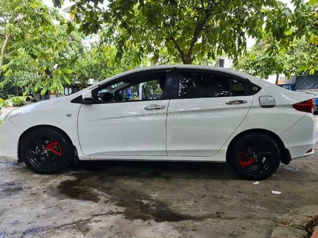 Bán Honda City 1.5 MT 2015, màu trắng còn mới