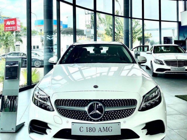 Sở hữu Mercedes - Benz C180 AMG chỉ từ hơn 300 triệu0