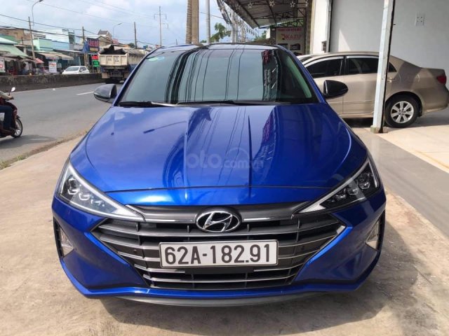 Bán Hyundai Elantra năm sản xuất 2019, màu xanh lam