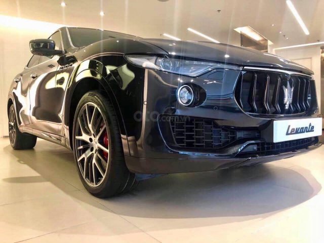 Bán ô tô Maserati Levante sản xuất 2020 tặng bảo hiểm thân vỏ0