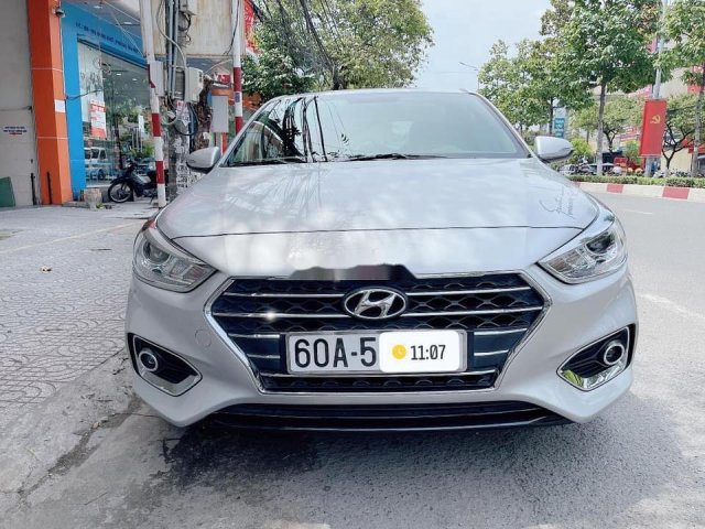 Xe Hyundai Accent năm 2019, màu bạc còn mới