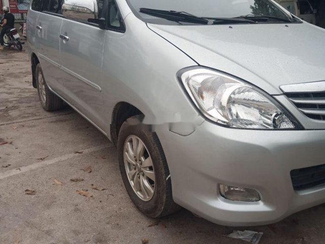 Cần bán lại xe Toyota Innova sản xuất 2010 còn mới, giá tốt