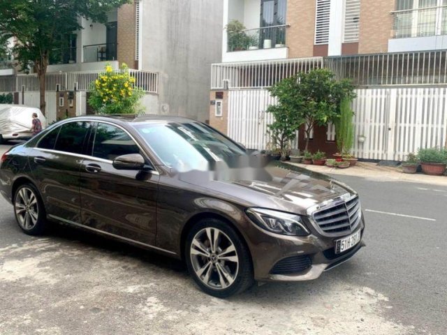 Bán Mercedes C250 đời 2017, màu nâu xe gia đình