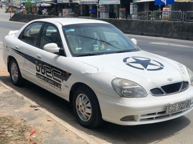 Bán xe Daewoo Nubira đời 2001, màu trắng xe gia đình