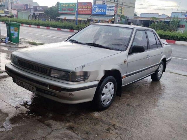 Bán Nissan Bluebird sản xuất 1989, màu bạc, xe nhập, giá tốt0