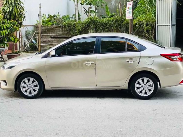 Cần bán gấp Toyota Vios G 1.5AT 2017, màu vàng cát còn mới 