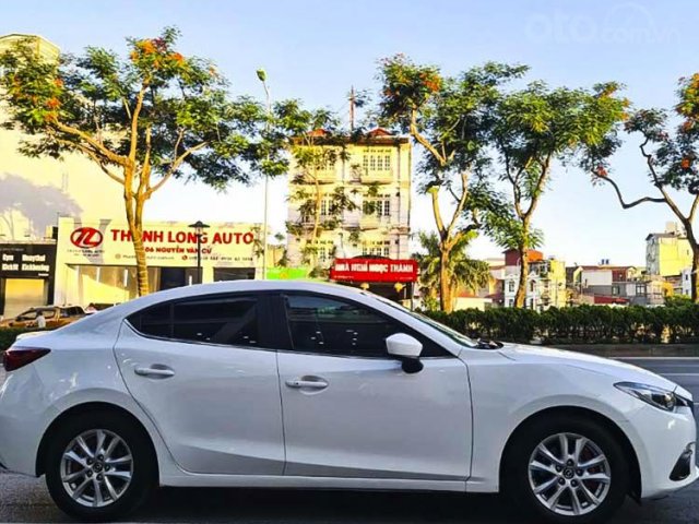 Cần bán lại xe Mazda 3 1.5AT sản xuất năm 2016, màu trắng 