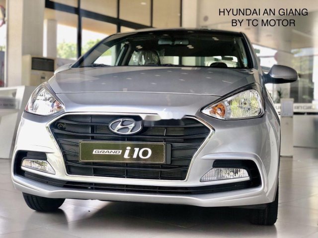 Bán Hyundai Grand i10 đời 2021, màu bạc, 372 triệu0