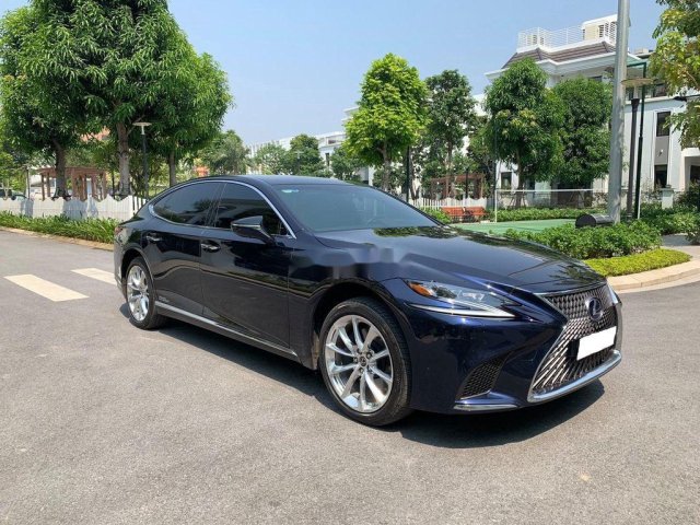 Xe Lexus LS 500h năm sản xuất 2017, xe nhập còn mới