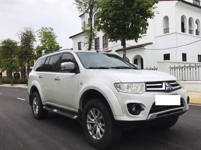 Bán Mitsubishi Pajero Sport D 4x2 MT sản xuất năm 2015, màu trắng  