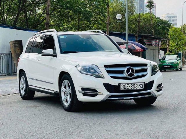 Cần bán Mercedes GLK 250 4 Matic đời 2014, màu trắng như mới0