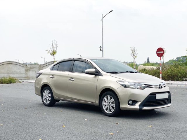 Cần bán lại xe Toyota Vios 1.5E MT đời 2017, màu ghi vàng0