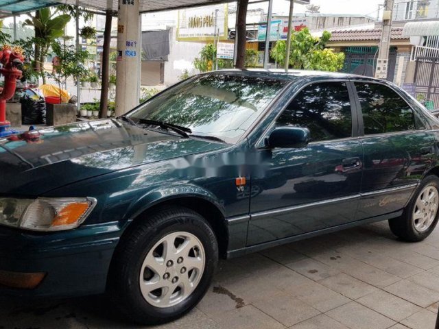 Cần bán Toyota Camry đời 2000, màu xanh lam, nhập khẩu xe gia đình, 205 triệu0