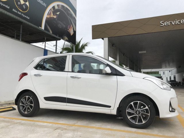 Cần bán Hyundai Grand i10 đời 2021, màu trắng, nhập khẩu0