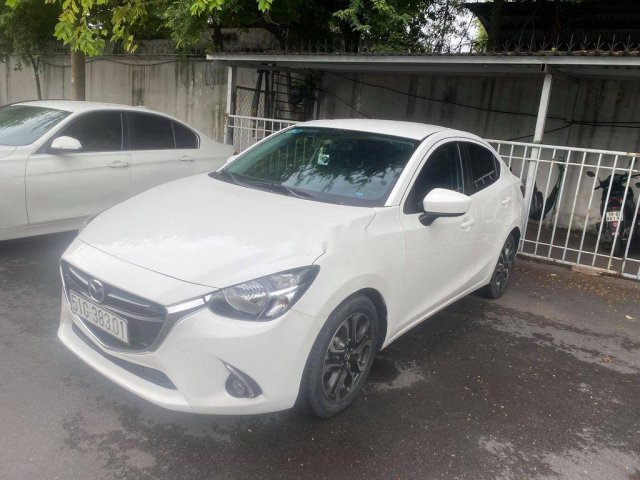 Cần bán Mazda 2 2017, màu trắng, 400 triệu