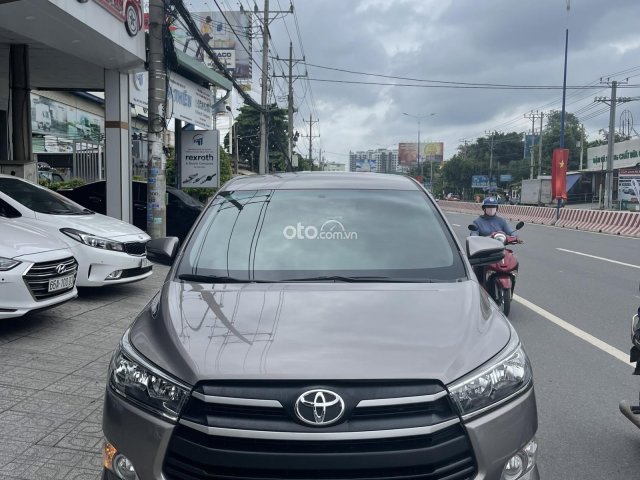 Cần bán gấp Toyota Innova 2.0E - số sàn sản xuất 2019, 610 triệu0