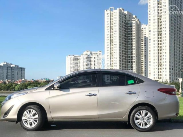 Bán xe Toyota Vios năm 2019, màu ghi vàng, giá bán 555 triệu0