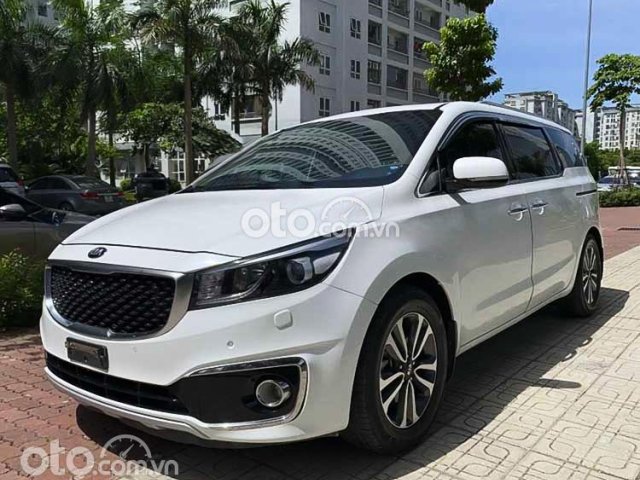 Bán Kia Sedona đời 2017, màu trắng xe gia đình0