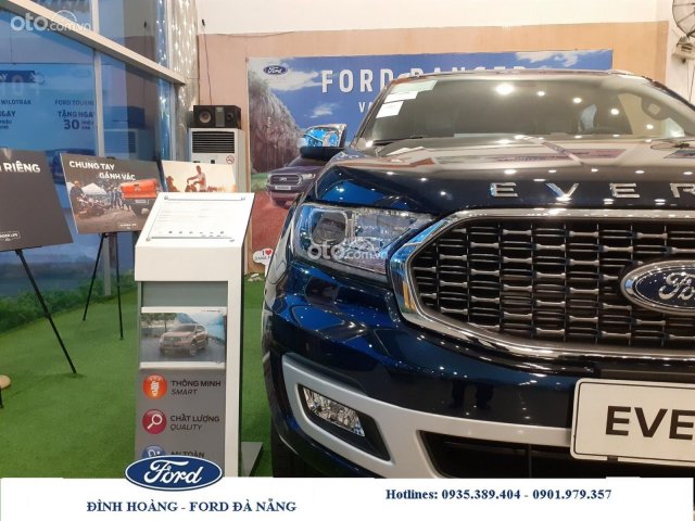 Cần bán xe Ford Everest Titanium 4x2 đời 2021, màu xanh lam0