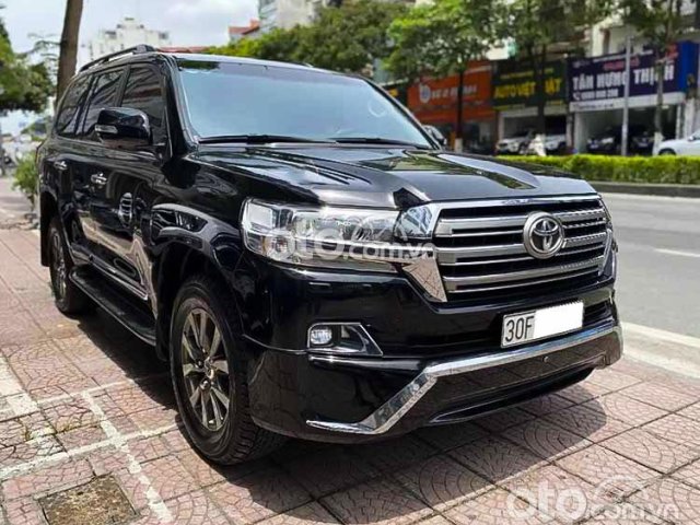 Cần bán gấp Toyota Land Cruiser VX sản xuất 2016, màu đen, nhập khẩu nguyên chiếc