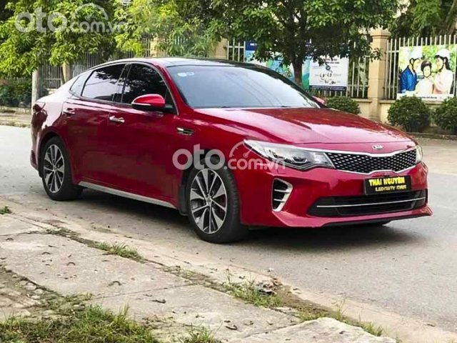 Cần bán lại xe Kia Optima sản xuất năm 2017, màu đỏ còn mới0