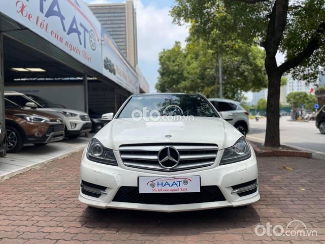 Xe Mercedes C300 AMG sản xuất năm 2013, màu trắng, đã đi 96540 km0