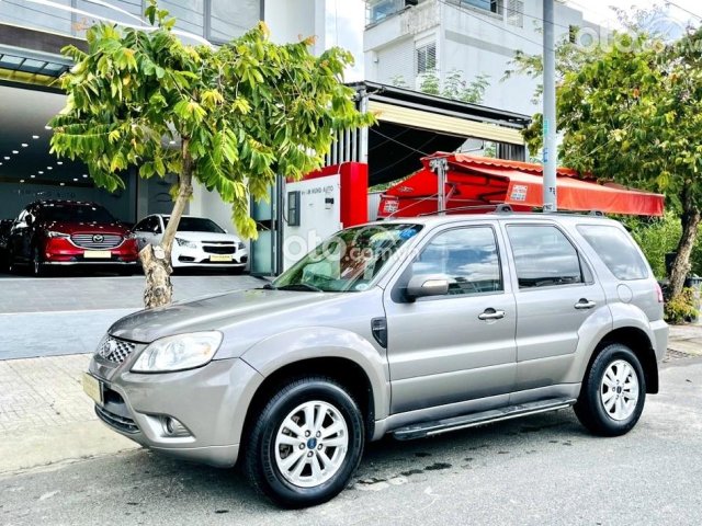 Cần bán Ford Escape XLT 4WD model 2012