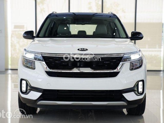 Bán Kia Seltos 1.4turbo Luxury năm 2021, màu trắng0