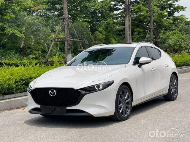 Cần bán gấp Mazda 3 năm 2020, màu trắng0