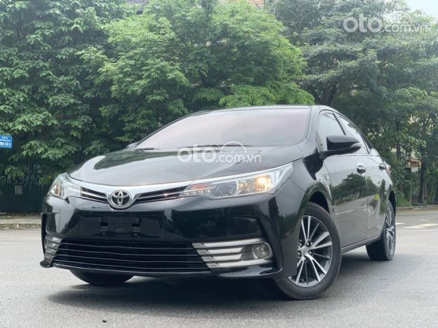 Bán Toyota Corolla Altis 2018 màu đen biển thành phố