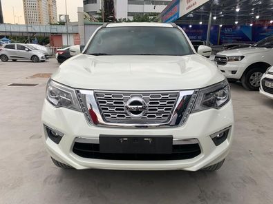 Cần bán lại xe Nissan Terra đời 2019, màu trắng0