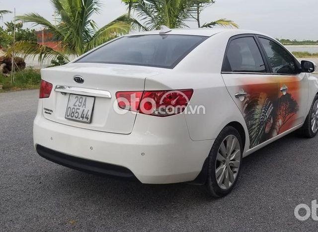 Cần bán gấp Kia Cerato 2010, màu trắng, nhập khẩu xe gia đình, 308tr