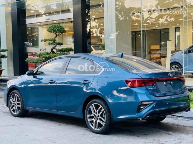 Bán xe Kia Cerato 2021, màu xanh lam- Trả góp tới 80%0