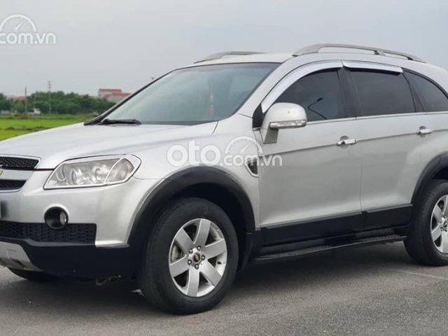 Cần bán Chevrolet Captiva 2008, màu bạc số sàn0