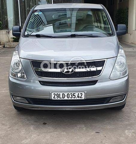 Cần bán Hyundai Starex 2013, màu bạc0