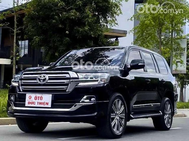 Cần bán xe Toyota Land Cruiser năm sản xuất 2020, màu đen, nhập khẩu