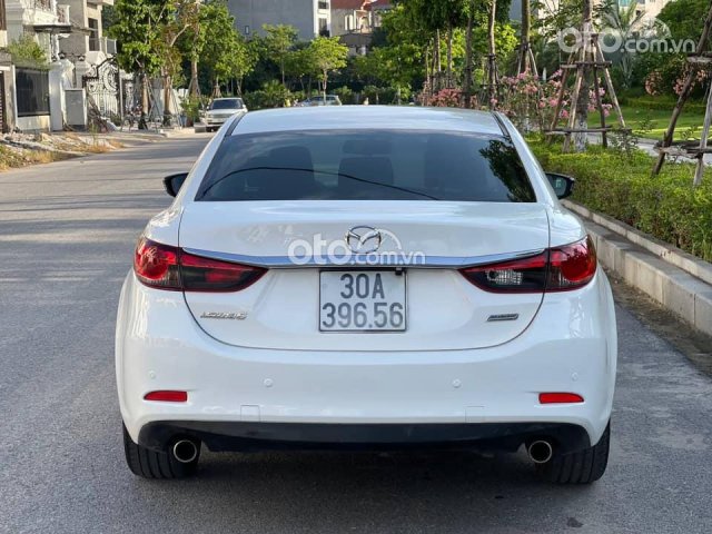 Xe Mazda 6 năm 2014, màu trắng0