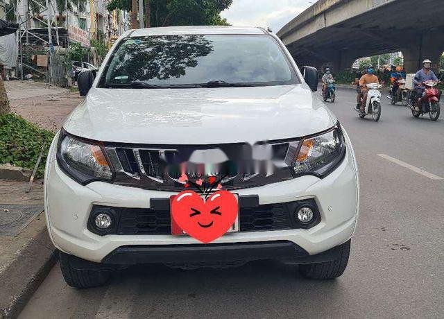 Bán Mitsubishi Triton đời 2019, màu trắng, nhập khẩu số tự động0