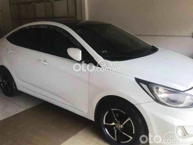 Bán xe Hyundai Accent MT năm 2011, màu trắng còn mới, giá chỉ 270 triệu