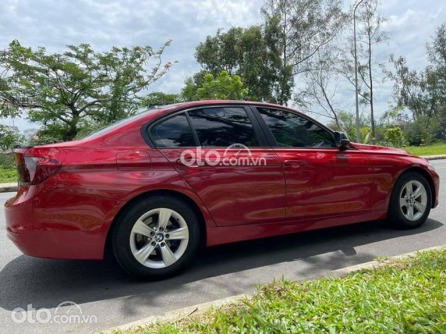 Bán BMW 320i sản xuất 2012, màu đỏ, xe nhập như mới0