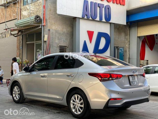 Bán Hyundai Accent 2019, màu bạc chính chủ0