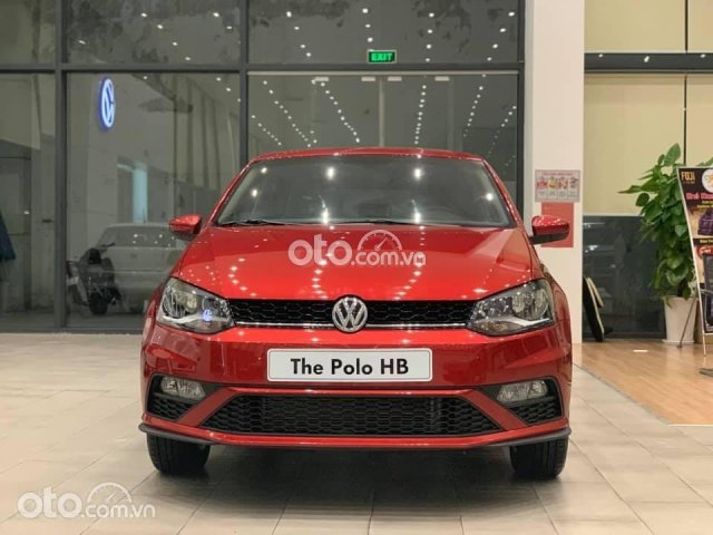 Giá xe Polo Hatchback sản xuất 2021 màu đỏ - hỗ trợ gói khuyến mãi cực khủng, liên hệ Ms Thư0