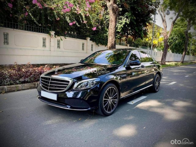 Mercedes Benz C200 Exclusive, model 2021 chưa tới 1tỷ6, bảo hành chính hãng, giao xe toàn quốc0