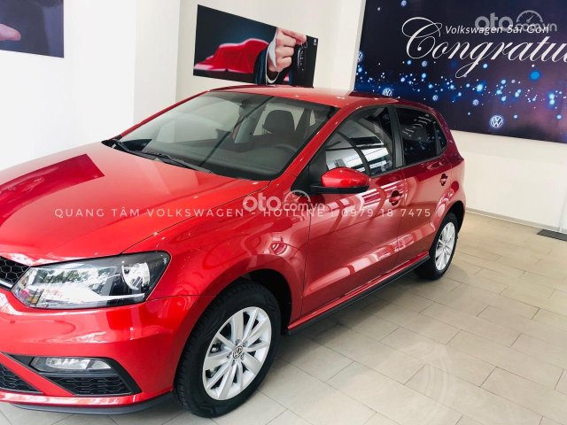 Volkswagen Polo Hatchback màu đỏ sunset nhập khẩu 2021 - ưu đãi hấp dẫn