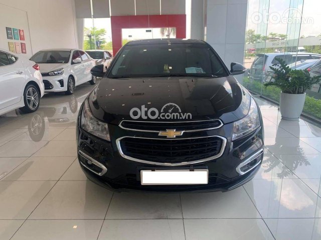 Cần bán lại xe Chevrolet Cruze 1.8AT 2016, màu đen