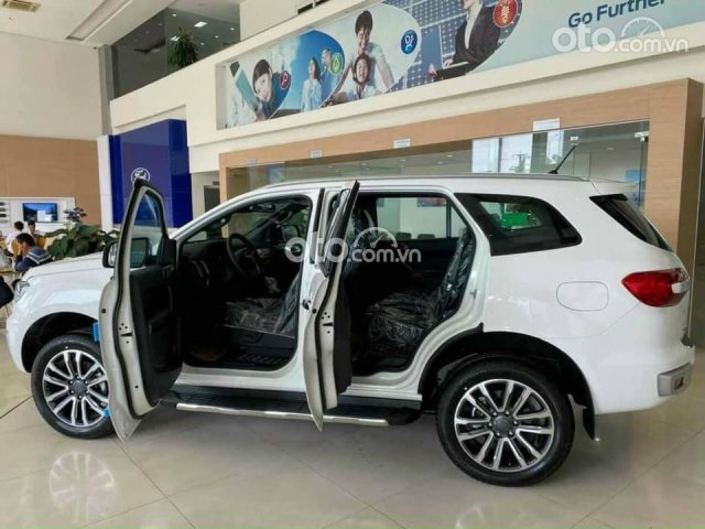 Hỗ trợ trả góp lên đến 80% Ford Everest 2.0 AT 4x4 2021, giao xe tận nhà