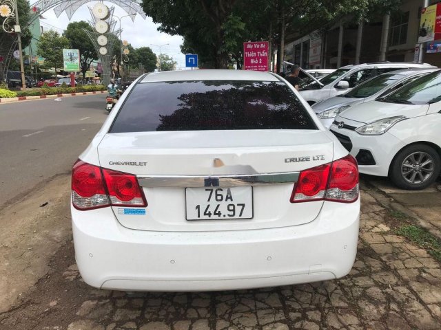 Bán Chevrolet Cruze năm sản xuất 2015, màu trắng, nhập khẩu nguyên chiếc số tự động0