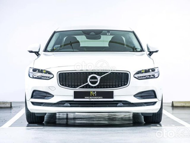 Bán ô tô Volvo S90 Momentum trắng, nhập khẩu còn mới0