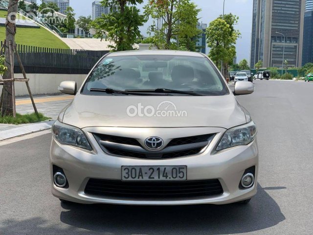 Xe Toyota Corolla Altis sản xuất 2011 màu vàng cát